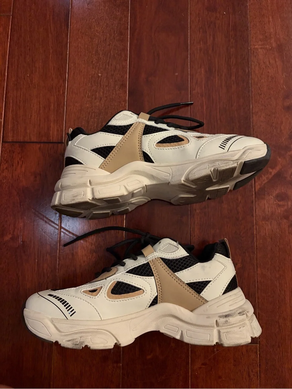 Steve Madden White Black Tan Chunky Athletic Sneakers